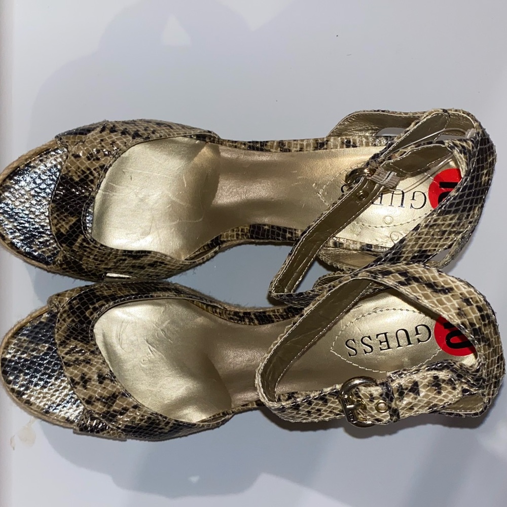 Brand new guess snake skin wedges